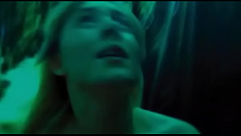 Saoirse Ronan nackt in How I Now (Body Double)