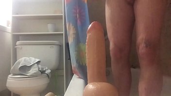 learning to fuck my ass pt1