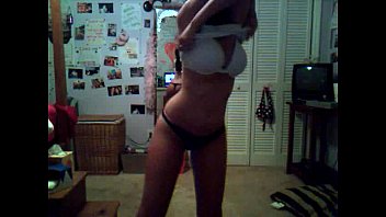 Chica webcam bailando y desnudándose