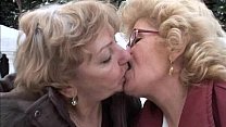 Effie - лесбийский секс с бабушкой