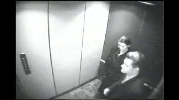 Сосать член босса в лифте http://mixdeseo.blogspot.mx/