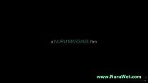 Сексуальная массажистка делает нуру-массаж с полным спектром услуг 16