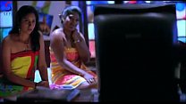 Chicas traviesas viendo MMS - Escena dramática - Zehreeli Nagin [2012] - Hindi Doblado