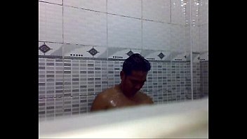 part1入浴中のロデリック・ロサレスのジャコル