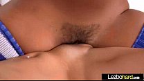 Lez Girls (Michelle Taylor e Calypsa Micca) Gioca in Hot Sex Scene Azione su Cam video-26