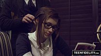 TEENFIDELITY - Cutie Alaina Dawson Creampied na mesa do professor