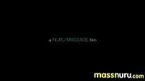 Massagem Nuru termina com um banho quente Foda-se 17