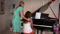Samantha Ryan et Allie Haze au piano