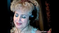 Shy Blonde Mature Russian Wife si masturba in webcam