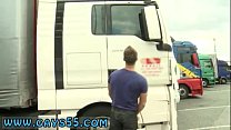 Sex Homosexuell ficken Saykov und Greg trafen sich am Truck-Stop für jemanden auf
