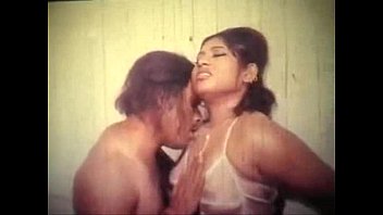 bangladais dans des scenes non censurees full actrice nue hardcore et show de mamelon de salle de bains