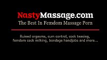 Kinky masseuse donne une grande branlette