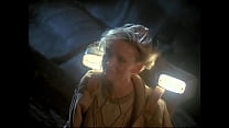 Escena de sexo del gusano Galaxy Of Terror de la película oficial