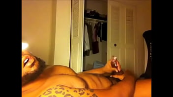 Thick Thug cums in cam ... Altri video su MayhemCams.com