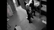 2 ragazzi del cazzo catturati da una telecamera nascosta