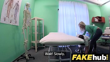 Fake Hospital Tettona Milf chiropratico arrapato scopa il medico dopo il massaggio
