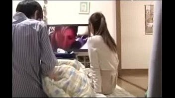 Irmãos asiáticos assistindo mastrunbation pornô
