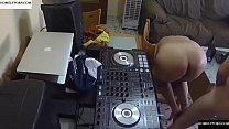 Follar con DJ jockey música es más agradable. para más videos en pamelasanchez.eu