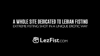 lezfist-23-8-217-video-allungamento-che-fica-72p-2