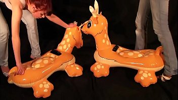 (Balloon Fetish Looner) - Alissainflatables - 18 Alissa y Gia HH pisoteando a LIL DEER - (@Kaoth)