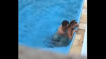 Sexe dans la piscine à Catolé do Rocha