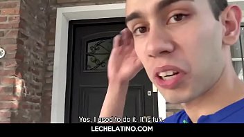 Rapaz latino heterossexual leva pau na boca e cu - LECHELATINO.COM
