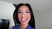 BANGBROS - Teen asiatica Alina Li prende un grande boccone da Brannon Rhoades