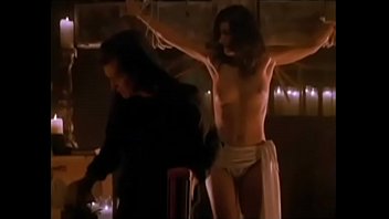 Blowback (2000) scène de crucifixion