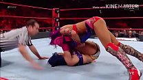 Sasha Banks emmène Asuka à la limite.