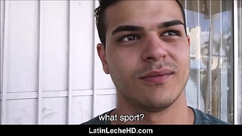 Jock recta jóvenes latinos Español entrevistado por chico Gay en la calle tiene relaciones sexuales con él por dinero POV