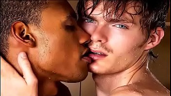 Homosexueller schwarzer Ladendieboffizier nach dem Zerhacken von Comput