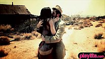 Incroyable sexy Stoya se fait baiser en plein air