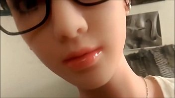 Подготовка сексуальной азиатской куклы любви к жесткому траху - SexDollGenie