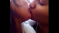 Desi girl kiss with her boyfriend