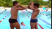 Maillots de bain d'acteurs dans Fitness 2005
