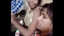 Swathi naidu comendo narguilé pela primeira vez