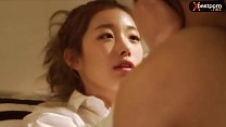 Teen coreana - Una bella coppia viene scopata in una stanza d'albergo