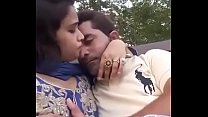 seins presse s'embrasser dans park selfi video