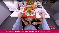 Минет под столом на Рождество в VR с красивой блондинкой