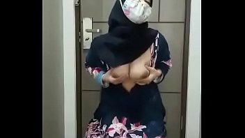 Neueste Hijab Full Video https://tapebak.com/6SyYi