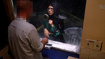 ARABS EXPOSED - Verzweifelte Araberin fickt im Shady Motel um Geld