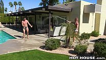 HotHouse Hot Big Dick Muscle Hunk Papi follando después de nadar