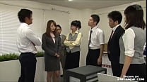 mujeres japonesas humilladas en la oficina