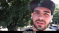 LatinLeche - Scruffy Stud entra em um filme pornô gay-for-Pay