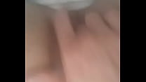 Клип с мастурбацией в телефоне сестры