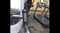 Big Fat Ass Arsch im Fitnessstudio Thongslip Milf
