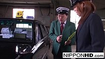 Sexy japonesa le hace una mamada a su jefe