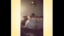 Big Ass Beugte sich über die Couch (Chub4BBC)