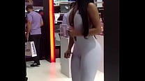 Venezolanische Frau in Lima Mall
