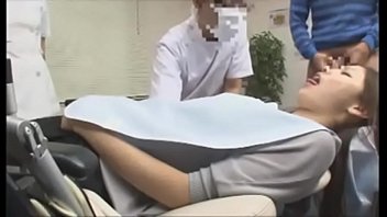 Giapponese EP-01 Uomo invisibile nella clinica dentale, paziente accarezzato e scopato, atto 01 del 02